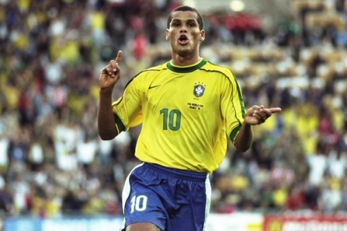 助于与队友 助于与队友